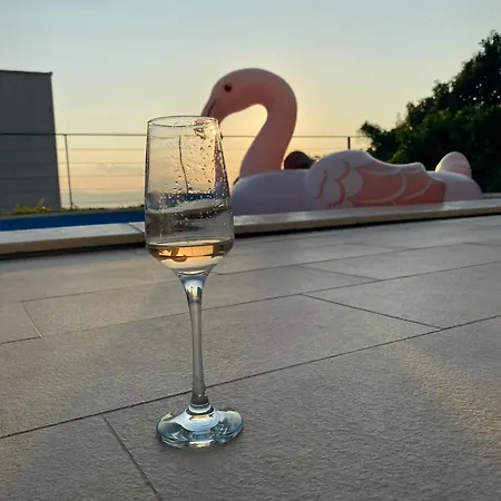 Vakantiehuis Traumvilla Auf Krk Malinska